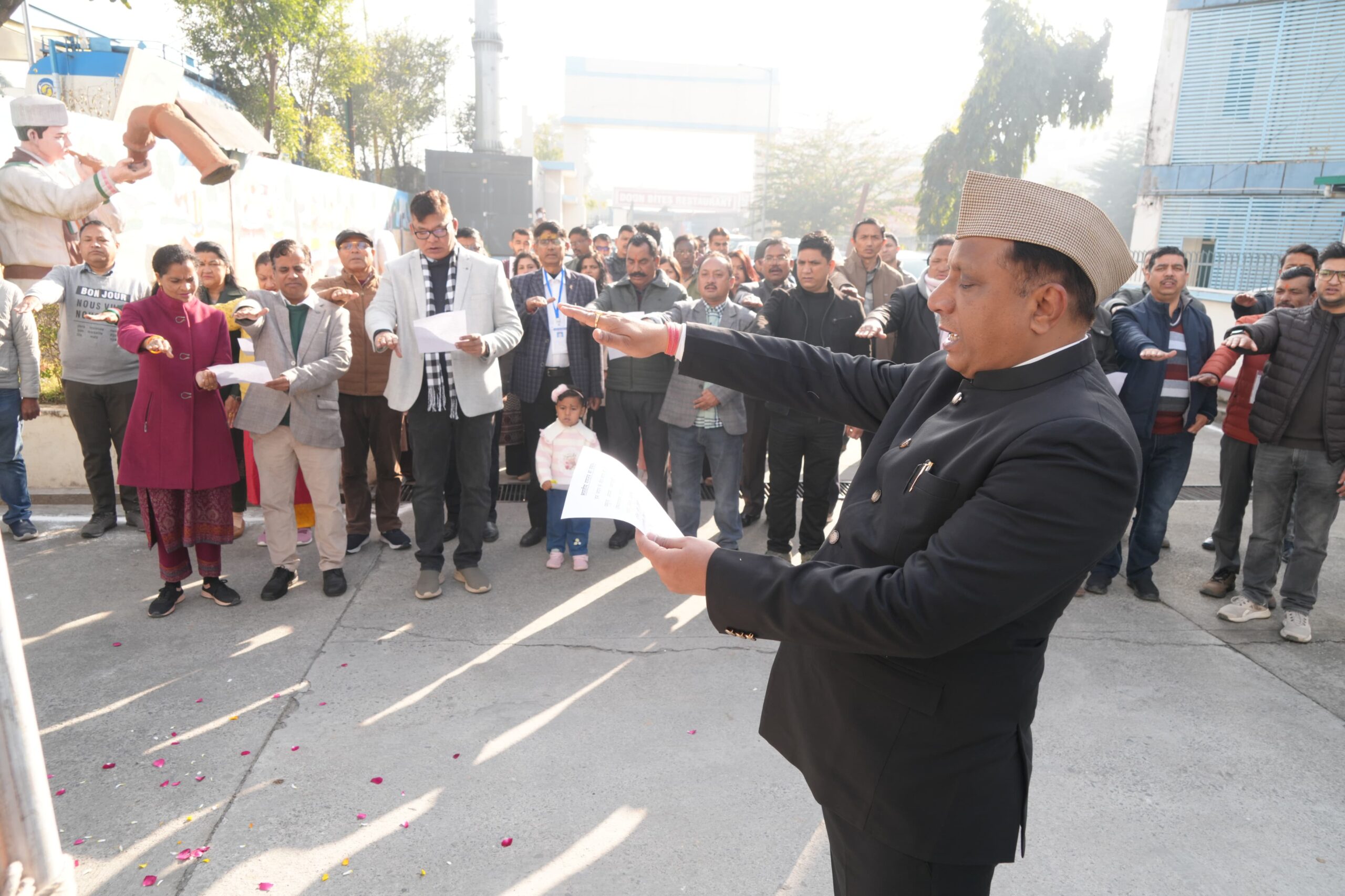 77वें गणतंत्र दिवस पर महानिदेशक सूचना द्वारा शपथ