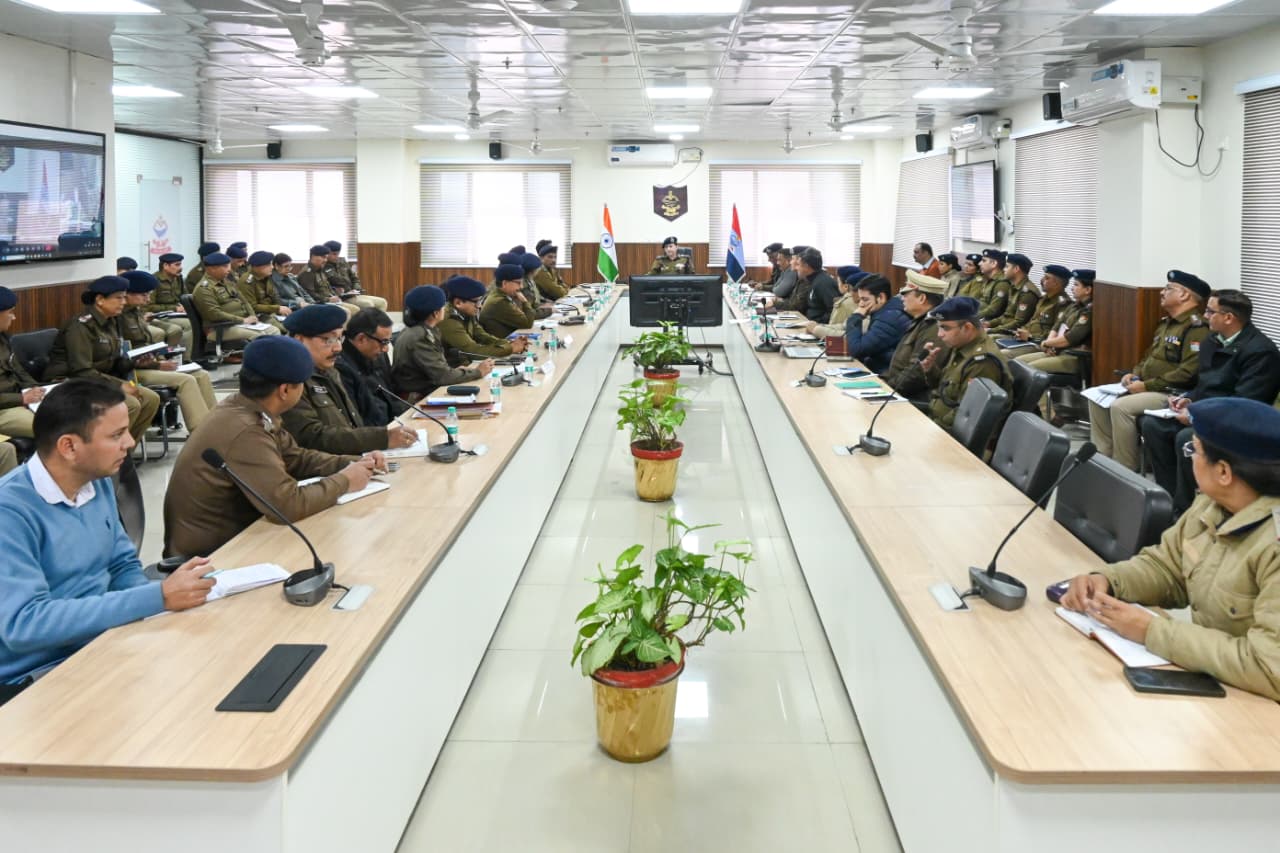 उत्तराखंड पुलिस द्वारा अंकिता भंडारी केस पर आयोजित प्रेस कॉन्फ़्रेंस की आधिकारिक तस्वीर