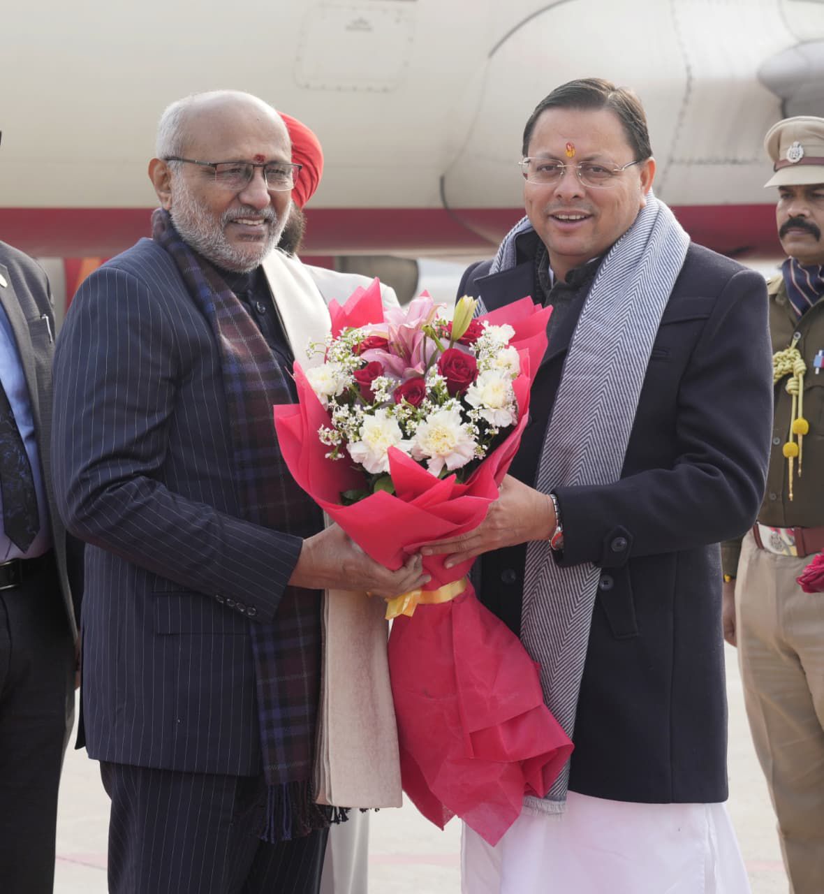 राज्यपाल और मुख्यमंत्री ने किया उपराष्ट्रपति का स्वागत