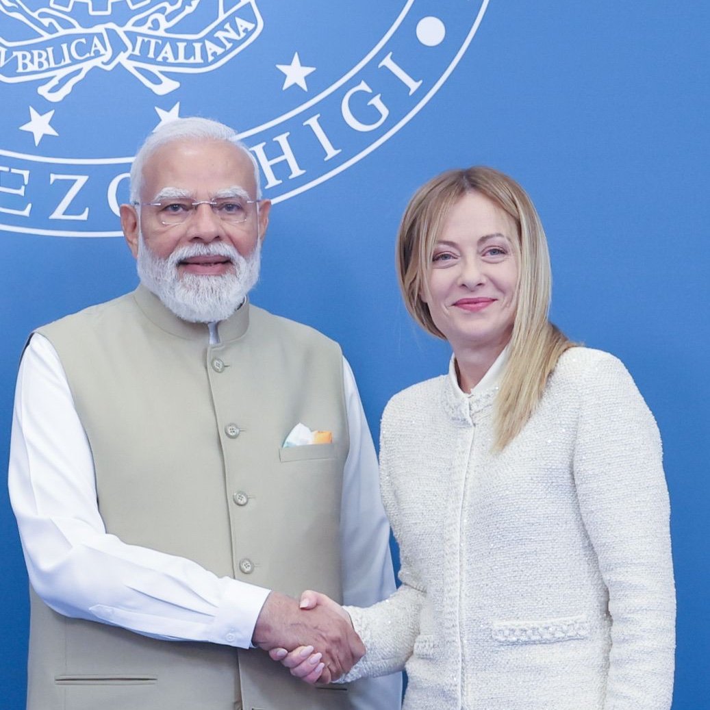मोदी 