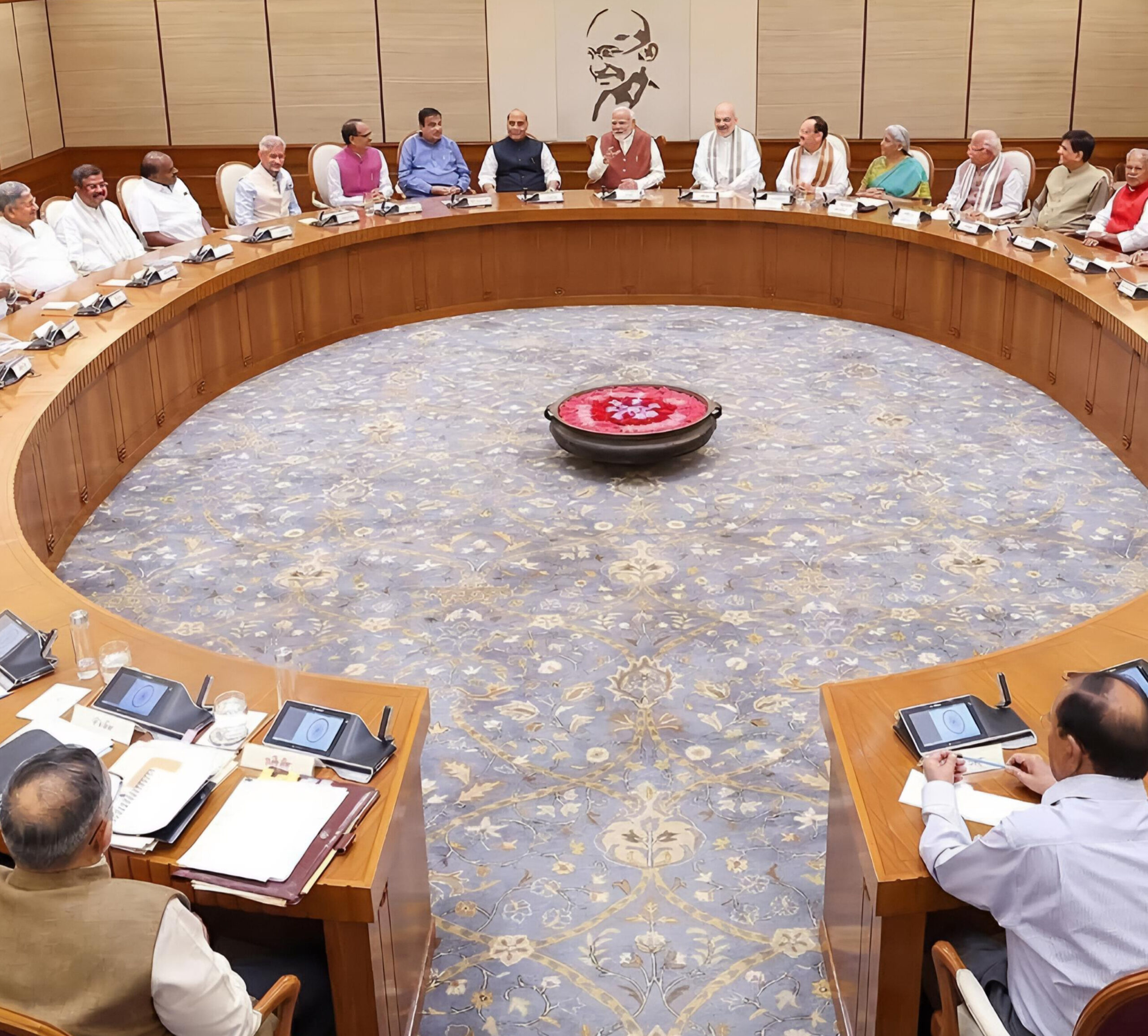 मोदी कैबिनेट में बड़ा फेरबदल? 15 जून के बाद रीसेट की चर्चा तेज 1 मोदी कैबिनेट