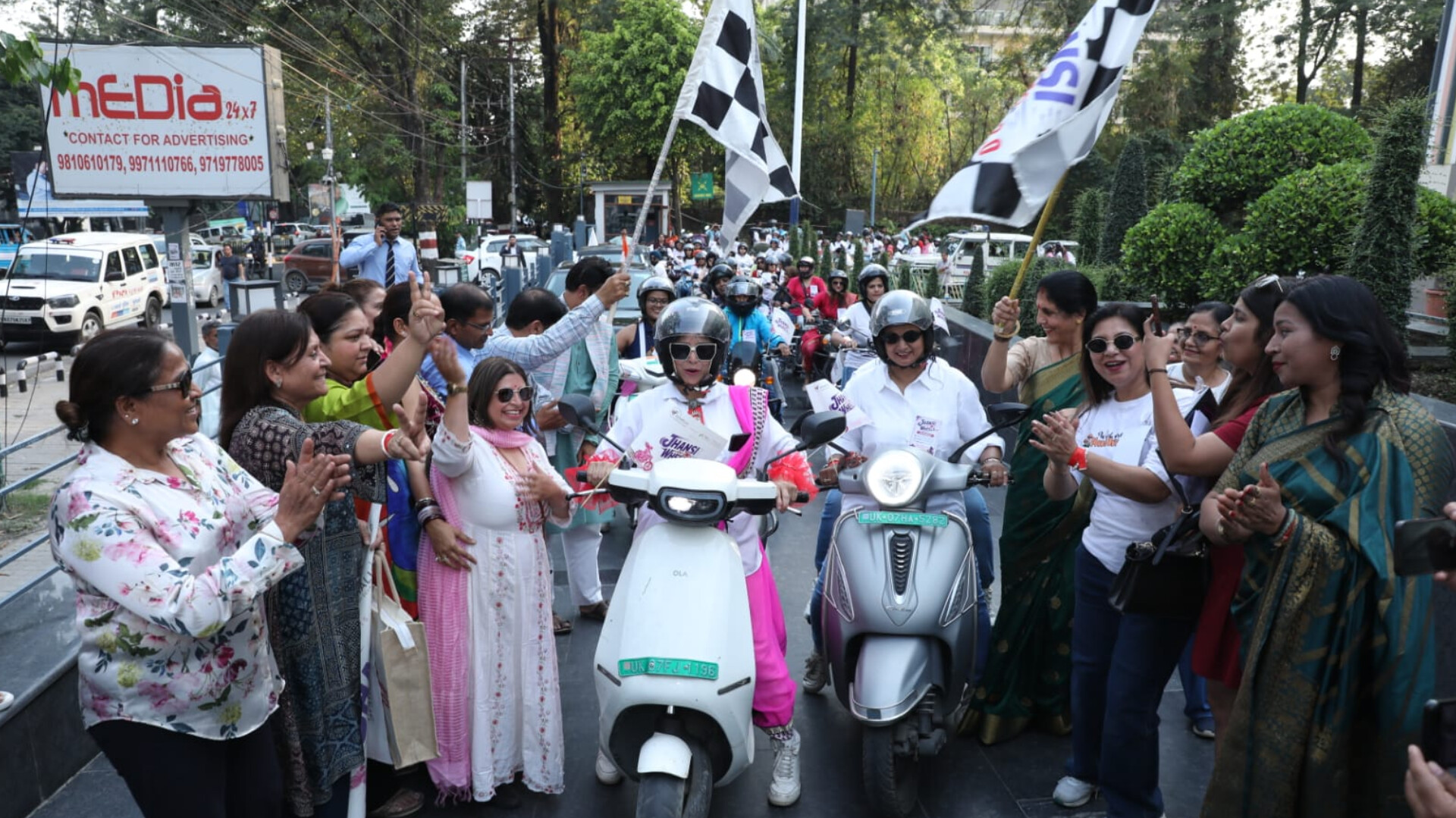 देहरादून की सड़कों पर गूंजी नारी शक्ति की हुंकार: झांसी ऑन व्हील्स 2.0 बाइक रैली में महिलाओं ने दिखाया असली दम! 1 झांसी ऑन व्हील्स 2.0 बाइक रैली